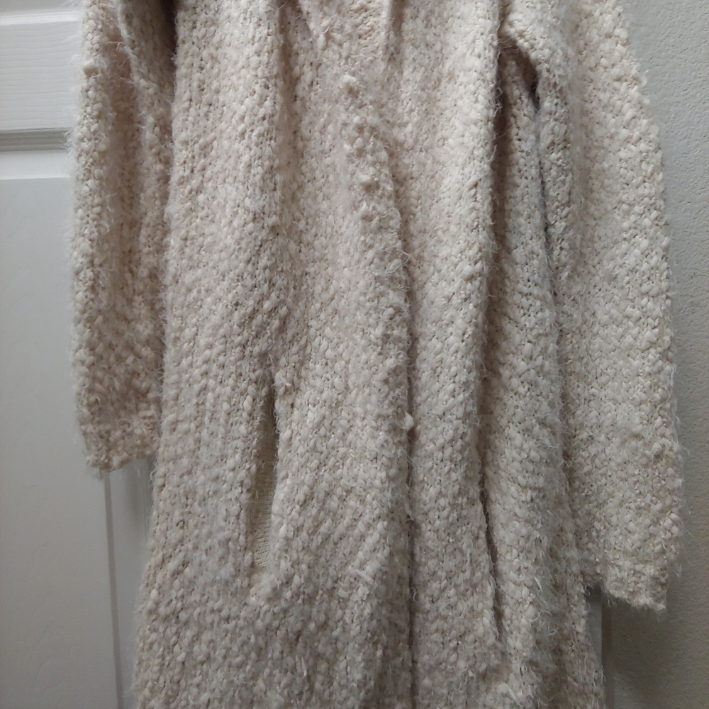 Sweaters - Picture 2 of 4